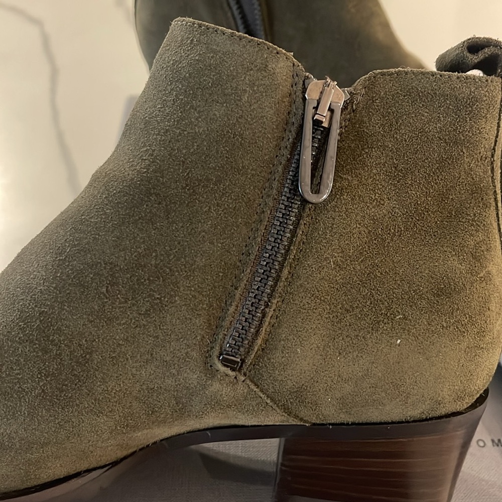 Aquatalia booties. Brand new, comes with dust bag. - Picture 2 of 4